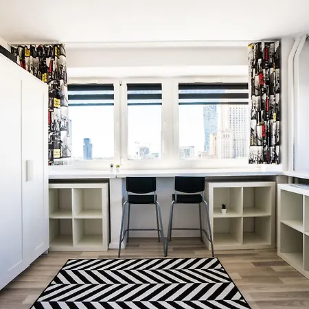 Elegant Panoramic Varşova